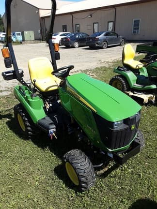 Image of John Deere 1023E equipment image 4