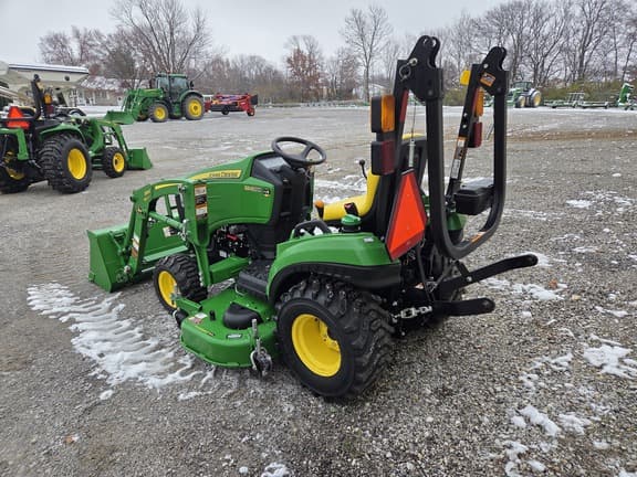 Image of John Deere 1023E equipment image 4