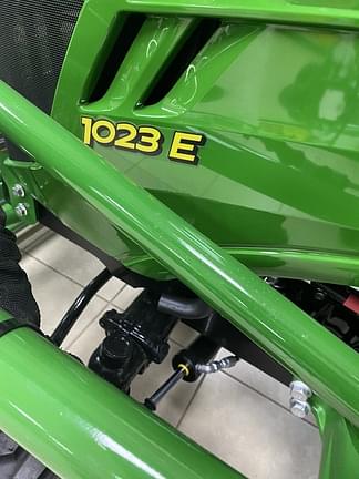 Image of John Deere 1023E equipment image 4