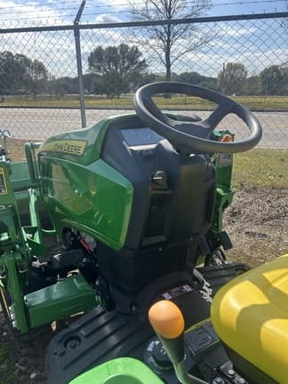 Image of John Deere 1023E equipment image 4