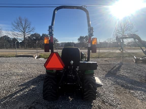 Image of John Deere 1023E equipment image 4
