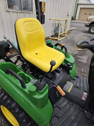 Image of John Deere 1023E equipment image 3