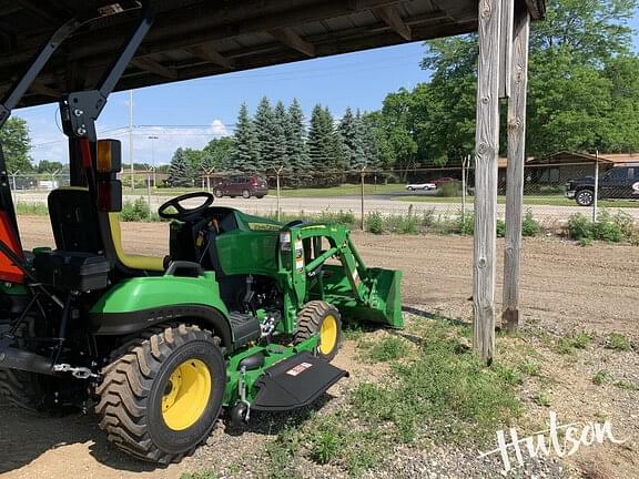 Image of John Deere 1023E equipment image 2