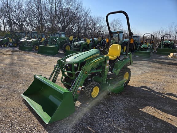 Image of John Deere 1023E equipment image 3