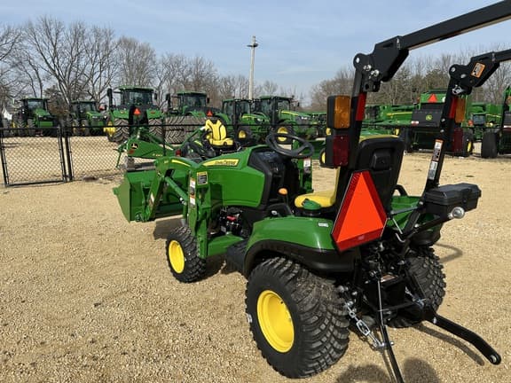 Image of John Deere 1023E equipment image 2