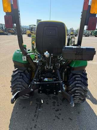Image of John Deere 1023E equipment image 3