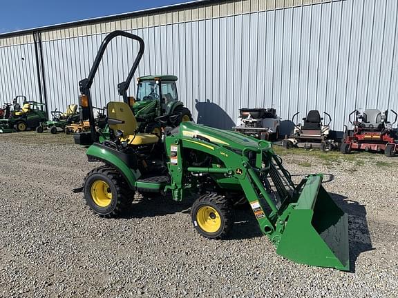 Image of John Deere 1025R equipment image 2