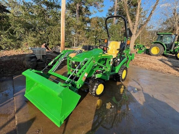 2024 John Deere 1025R Equipment Image0