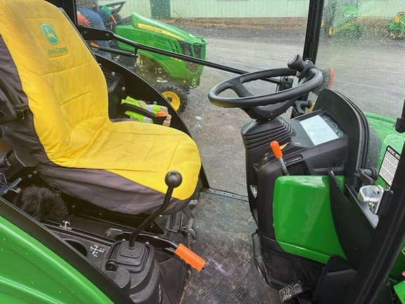 Image of John Deere 1025R equipment image 3