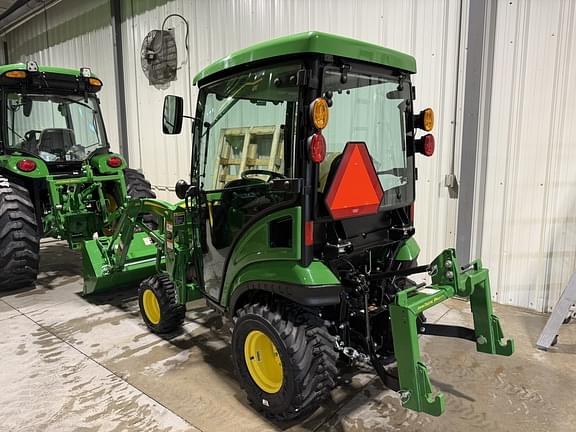 Image of John Deere 1025R equipment image 3