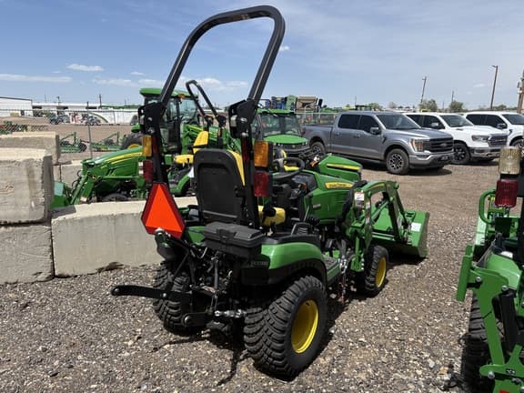 Image of John Deere 1025R equipment image 3
