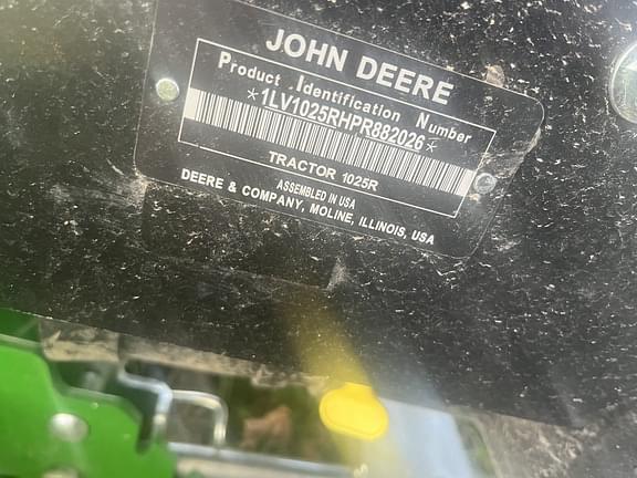 Image of John Deere 1025R equipment image 4