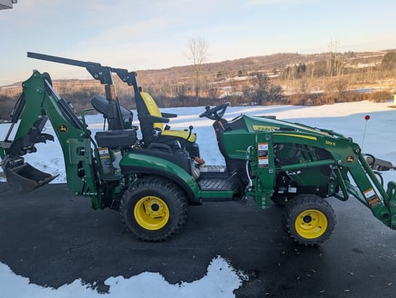 Image of John Deere 1025R equipment image 4