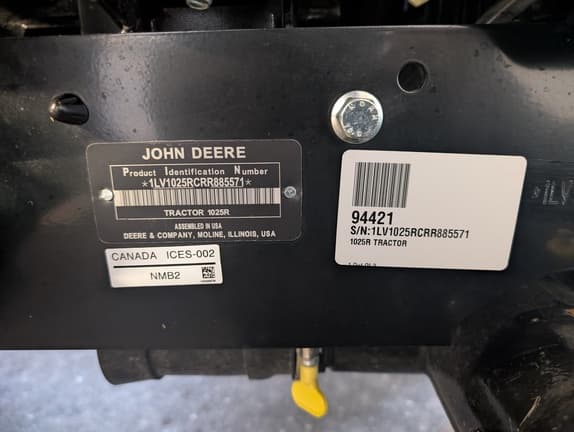 Image of John Deere 1025R equipment image 2