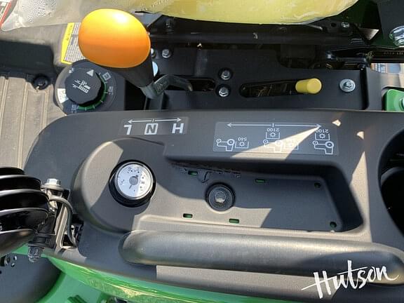 Image of John Deere 1025R equipment image 4