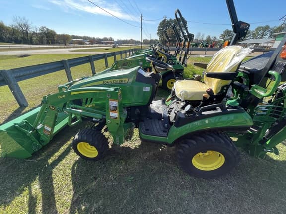 Image of John Deere 1025R equipment image 3