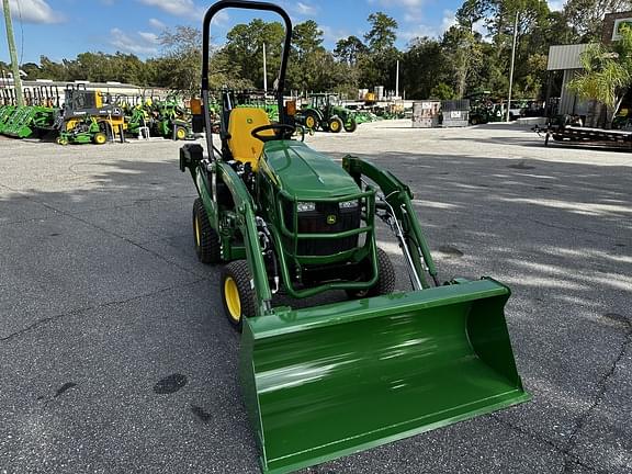 Image of John Deere 1025R equipment image 3