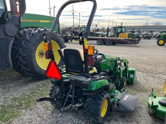 Image of John Deere 1025R equipment image 4