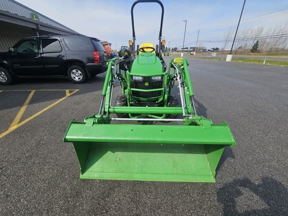 Image of John Deere 1025R equipment image 4