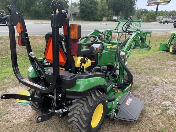 Image of John Deere 1025R equipment image 3