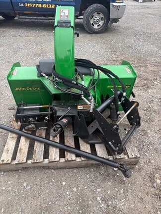 Image of John Deere 1025R equipment image 1