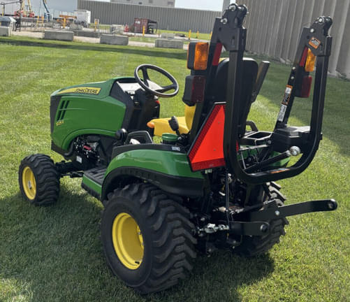 Image of John Deere 1025R equipment image 1