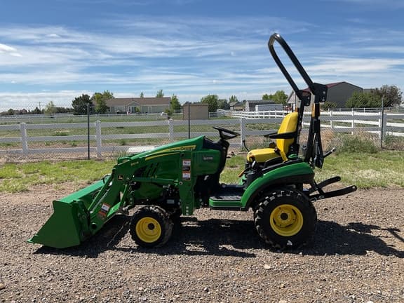 Image of John Deere 1025R equipment image 3
