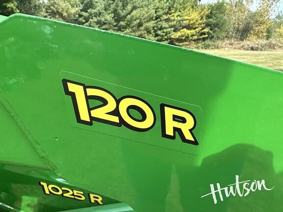 Image of John Deere 1025R equipment image 4