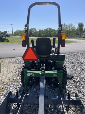 Image of John Deere 1025R equipment image 2