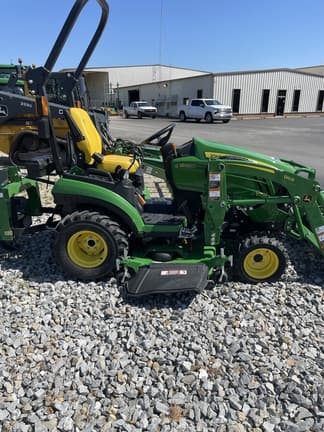 Image of John Deere 1025R equipment image 4