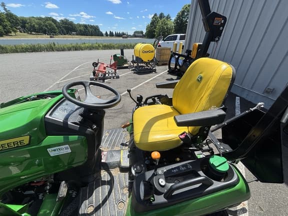 Image of John Deere 1025R equipment image 3