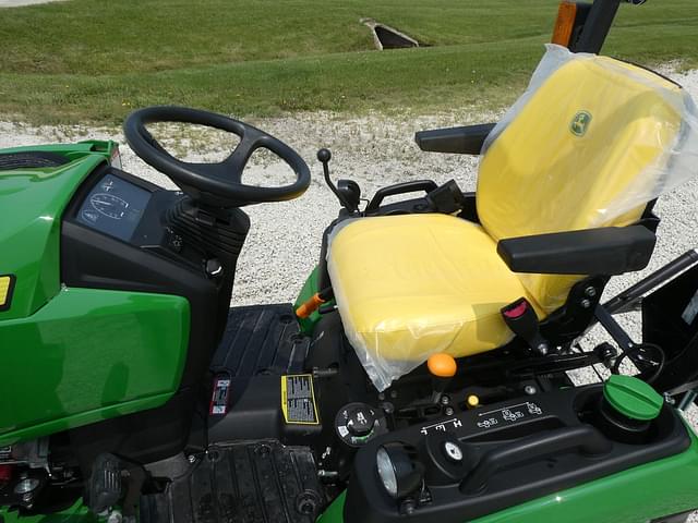 Image of John Deere 1025R equipment image 4