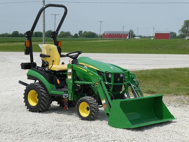 Image of John Deere 1025R equipment image 3