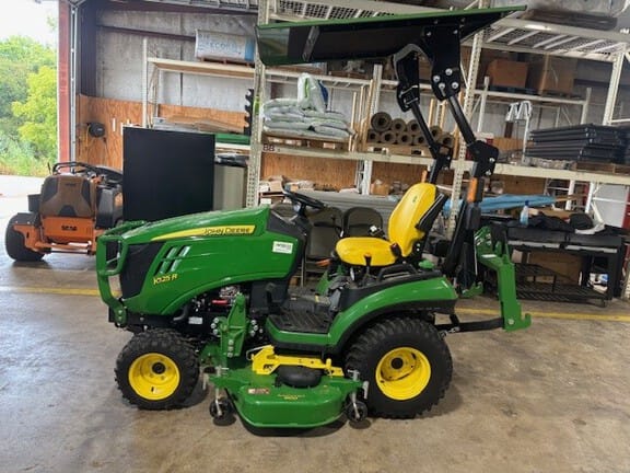 2024 John Deere 1025R Equipment Image0