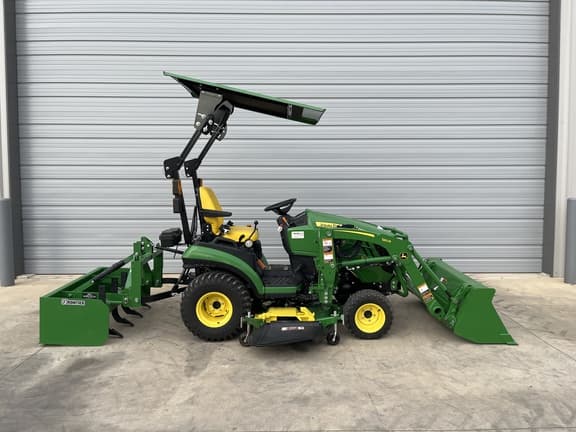 Image of John Deere 1025R equipment image 4