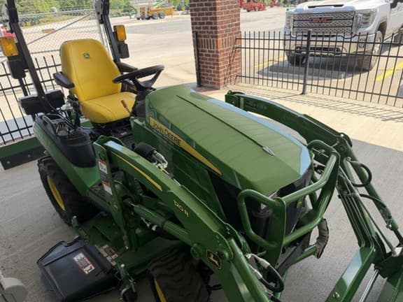 Image of John Deere 1025R equipment image 4
