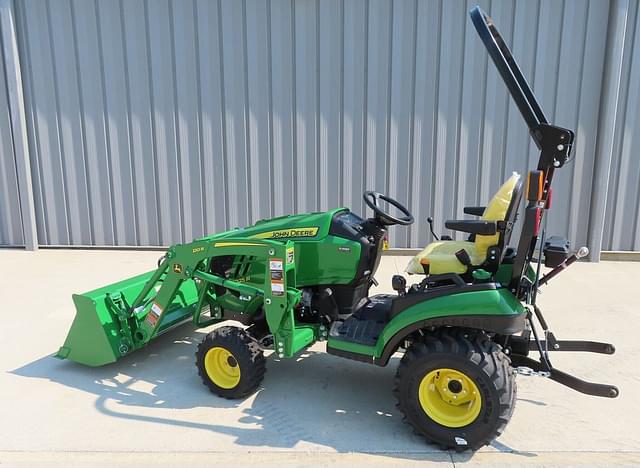 Image of John Deere 1025R equipment image 3