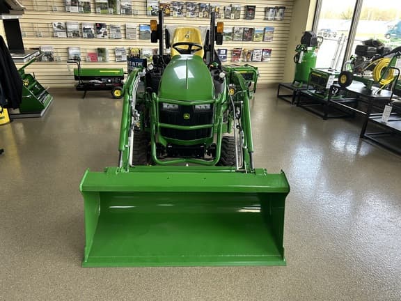 Image of John Deere 1025R equipment image 2