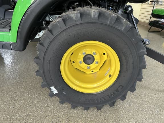 Image of John Deere 1025R equipment image 4