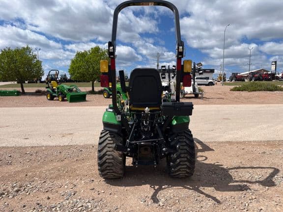 Image of John Deere 1025R equipment image 3