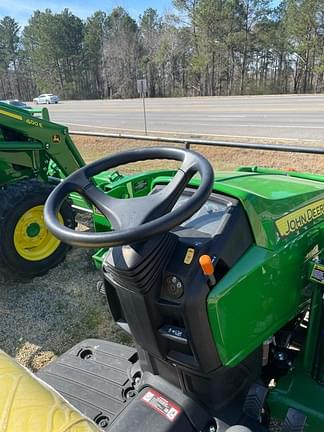 Image of John Deere 1025R equipment image 4