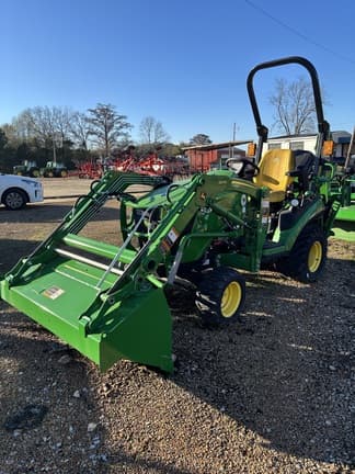 Image of John Deere 1025R equipment image 3
