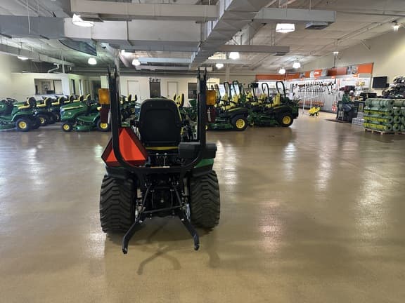 Image of John Deere 1025R equipment image 3