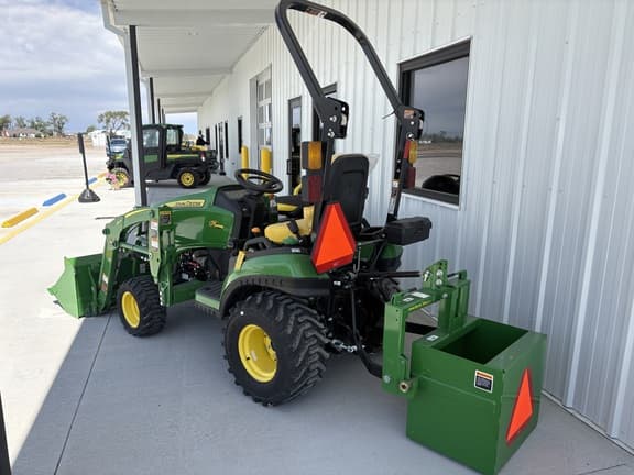 Image of John Deere 1025R equipment image 4