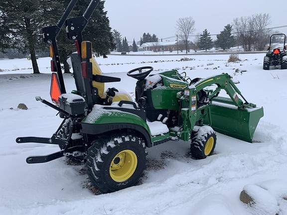 Image of John Deere 1025R equipment image 3