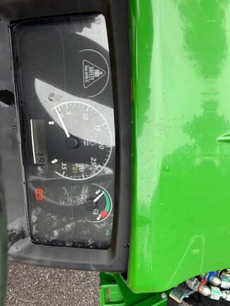 Image of John Deere 1025R equipment image 4