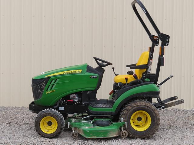 Image of John Deere 1025R equipment image 3