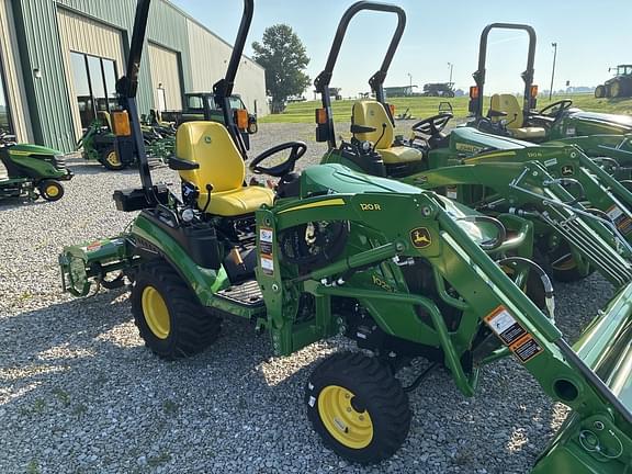 Image of John Deere 1025R equipment image 3