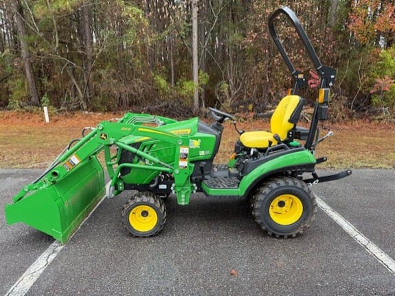 2024 John Deere 1025R Equipment Image0