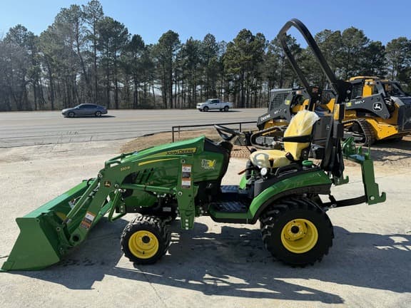 Image of John Deere 1025R equipment image 2